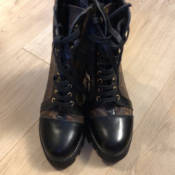 Boots - Picture 2 of 8